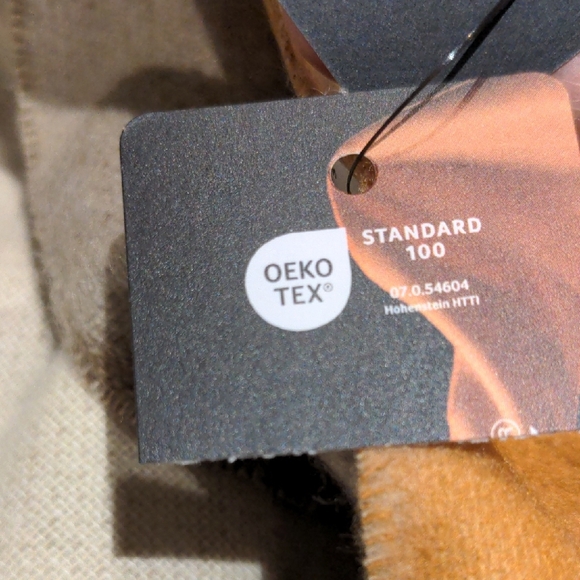 Fraas Exploded Zig Zag Cashmink Chevron Pattern Scarf NWT - Picture 6 of 9